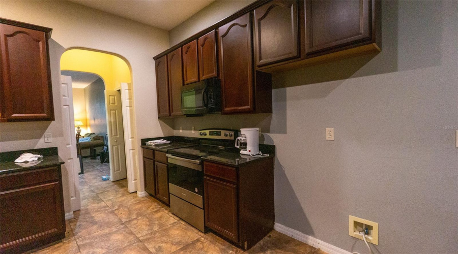 DAVENPORT, Florida 33837, 6 Bedrooms Bedrooms, ,4 BathroomsBathrooms,Residential,For Sale,BRIDGEFORD CROSSING,0,MFRO6421852