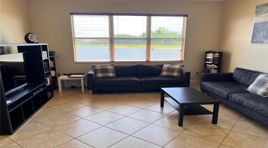 KISSIMMEE, Florida 34746, 3 Bedrooms Bedrooms, ,2 BathroomsBathrooms,Residential,For Sale,GOLDEN KNOT,0,MFRS5132792