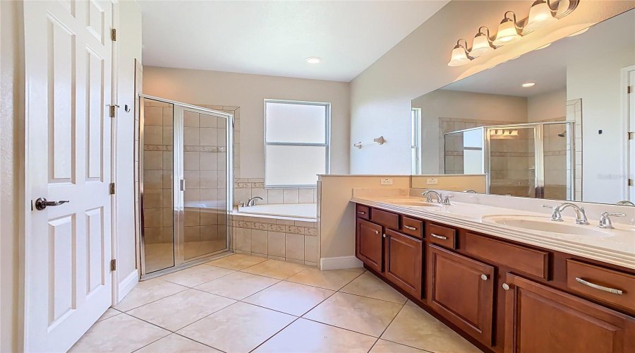 KISSIMMEE, Florida 34746, 3 Bedrooms Bedrooms, ,2 BathroomsBathrooms,Residential,For Sale,GOLDEN KNOT,0,MFRS5132792