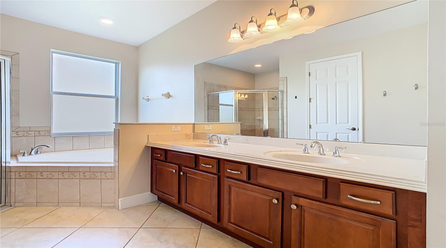 KISSIMMEE, Florida 34746, 3 Bedrooms Bedrooms, ,2 BathroomsBathrooms,Residential,For Sale,GOLDEN KNOT,0,MFRS5132792