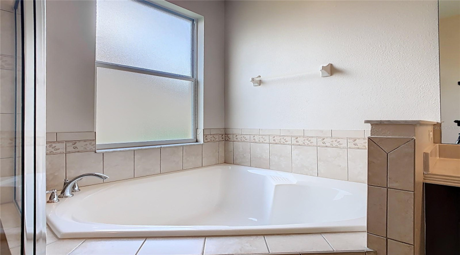 KISSIMMEE, Florida 34746, 3 Bedrooms Bedrooms, ,2 BathroomsBathrooms,Residential,For Sale,GOLDEN KNOT,0,MFRS5132792