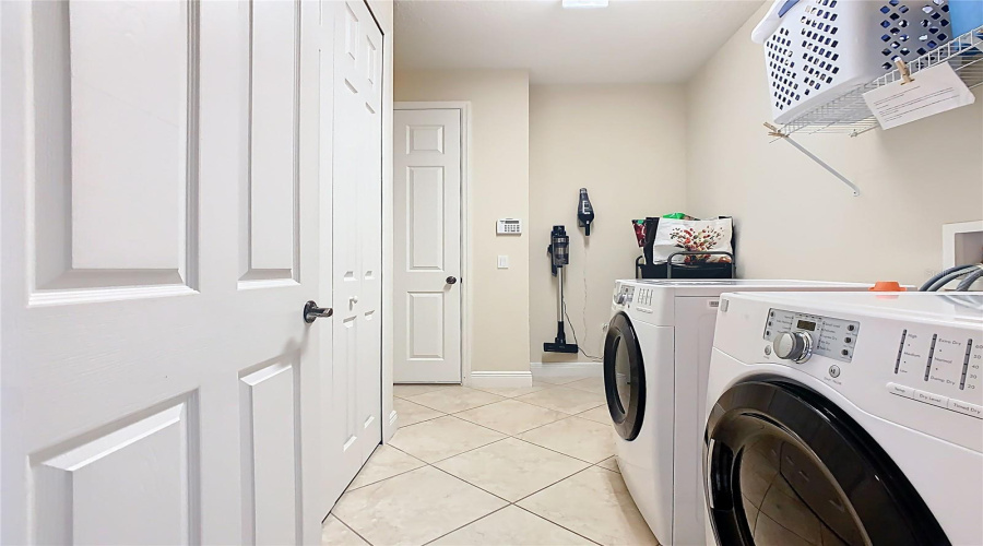 KISSIMMEE, Florida 34746, 3 Bedrooms Bedrooms, ,2 BathroomsBathrooms,Residential,For Sale,GOLDEN KNOT,0,MFRS5132792