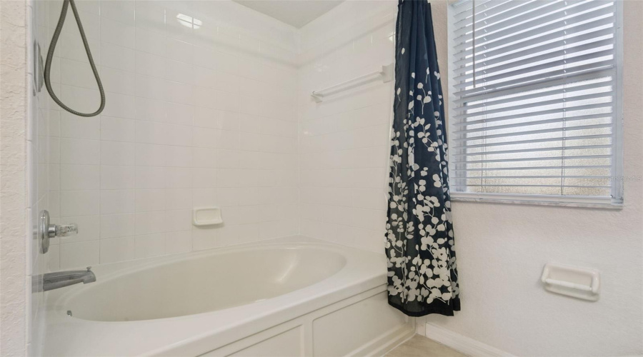 DAVENPORT, Florida 33897, 4 Bedrooms Bedrooms, ,3 BathroomsBathrooms,Residential,For Sale,CAMBRIA,0,MFRO6429966
