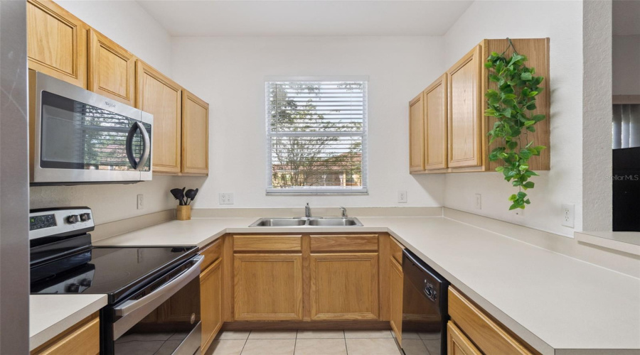 DAVENPORT, Florida 33897, 4 Bedrooms Bedrooms, ,3 BathroomsBathrooms,Residential,For Sale,CAMBRIA,0,MFRO6429966