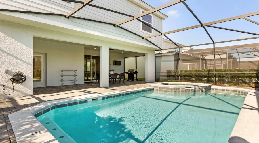 DAVENPORT, Florida 33837, 6 Bedrooms Bedrooms, ,4 BathroomsBathrooms,Residential,For Sale,OAKMOSS LOOP,0,MFRS5154617