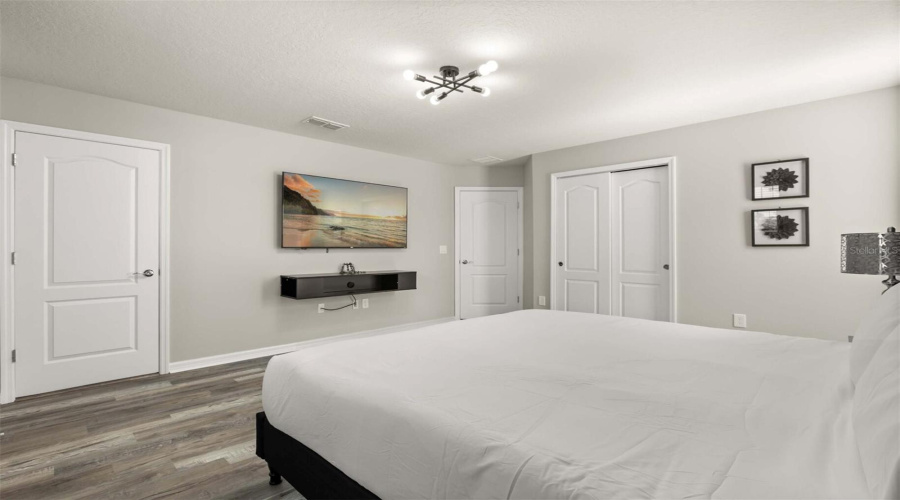 DAVENPORT, Florida 33837, 6 Bedrooms Bedrooms, ,4 BathroomsBathrooms,Residential,For Sale,OAKMOSS LOOP,0,MFRS5154617