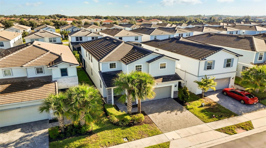 DAVENPORT, Florida 33837, 6 Bedrooms Bedrooms, ,4 BathroomsBathrooms,Residential,For Sale,OAKMOSS LOOP,0,MFRS5154617