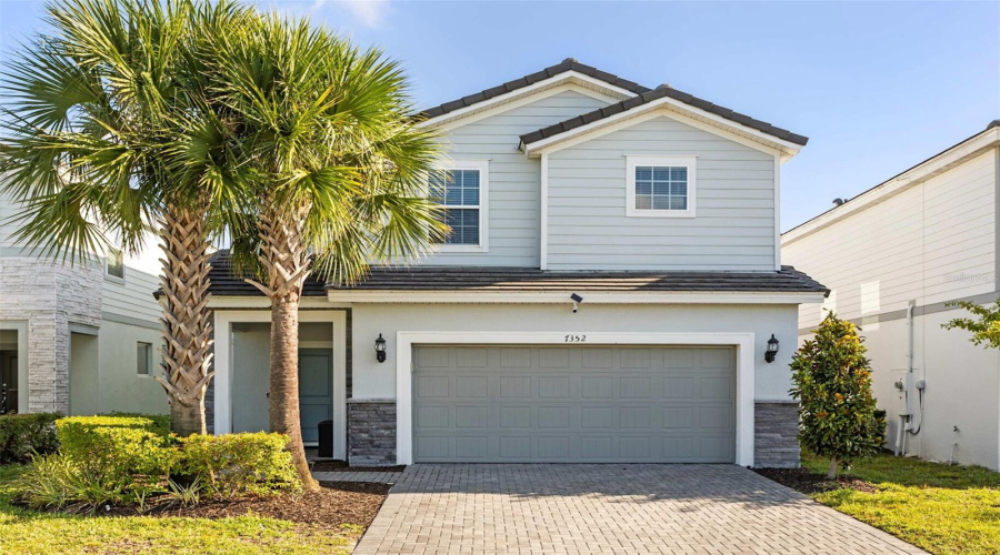 DAVENPORT, Florida 33837, 6 Bedrooms Bedrooms, ,4 BathroomsBathrooms,Residential,For Sale,OAKMOSS LOOP,0,MFRS5154617