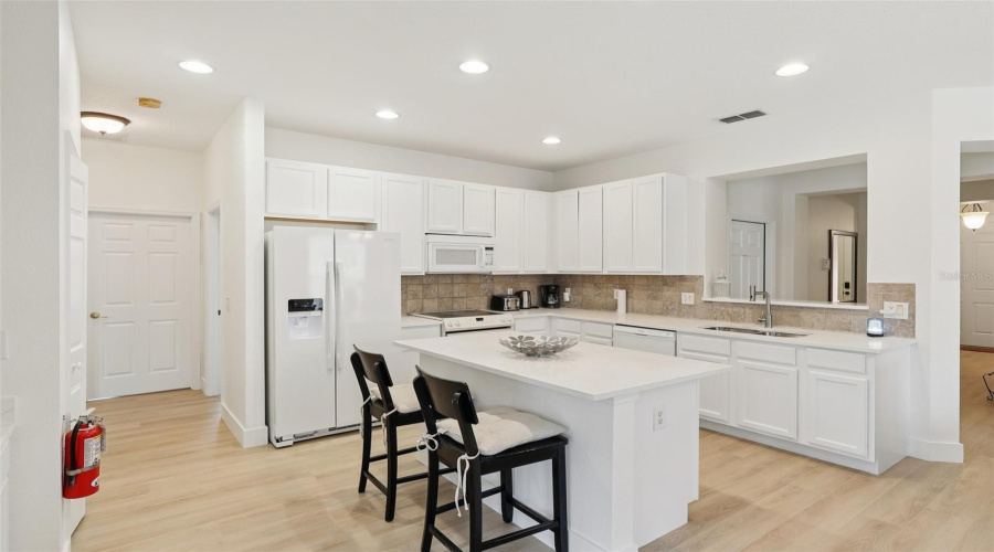 DAVENPORT, Florida 33837, 4 Bedrooms Bedrooms, ,3 BathroomsBathrooms,Residential,For Sale,ORANGE COSMOS,0,MFRO6427193