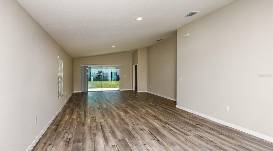 DAVENPORT, Florida 33837, 3 Bedrooms Bedrooms, ,2 BathroomsBathrooms,Residential,For Sale,WYNNSTONE,0,MFRTB8535251
