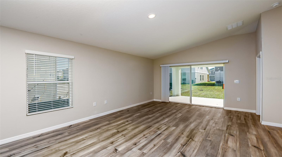 DAVENPORT, Florida 33837, 3 Bedrooms Bedrooms, ,2 BathroomsBathrooms,Residential,For Sale,WYNNSTONE,0,MFRTB8535251