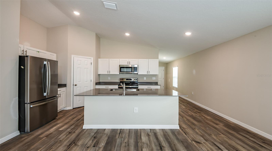 DAVENPORT, Florida 33837, 3 Bedrooms Bedrooms, ,2 BathroomsBathrooms,Residential,For Sale,WYNNSTONE,0,MFRTB8535251