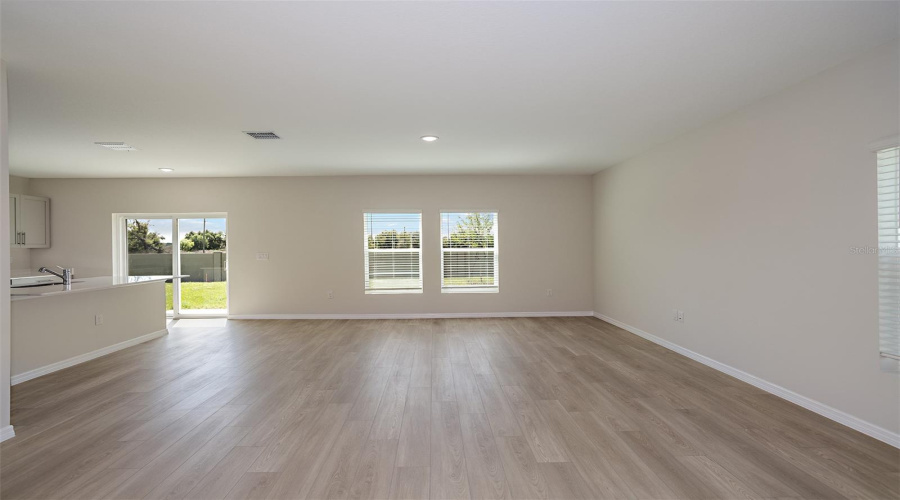 DAVENPORT, Florida 33837, 5 Bedrooms Bedrooms, ,3 BathroomsBathrooms,Residential,For Sale,WYNNSTONE,0,MFRTB8535248