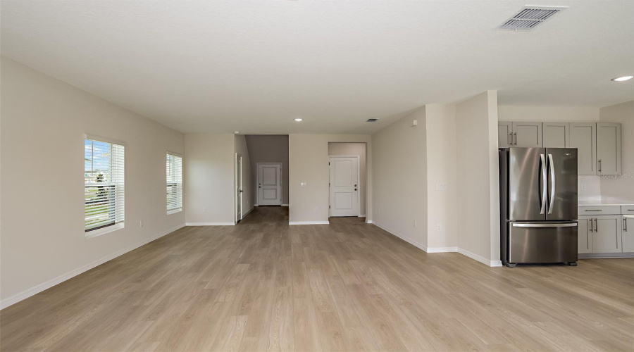 DAVENPORT, Florida 33837, 5 Bedrooms Bedrooms, ,3 BathroomsBathrooms,Residential,For Sale,WYNNSTONE,0,MFRTB8535248