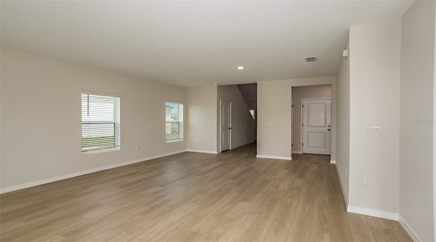 DAVENPORT, Florida 33837, 5 Bedrooms Bedrooms, ,3 BathroomsBathrooms,Residential,For Sale,WYNNSTONE,0,MFRTB8535248