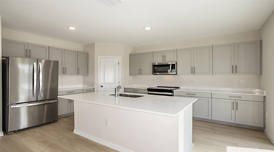 DAVENPORT, Florida 33837, 5 Bedrooms Bedrooms, ,3 BathroomsBathrooms,Residential,For Sale,WYNNSTONE,0,MFRTB8535248