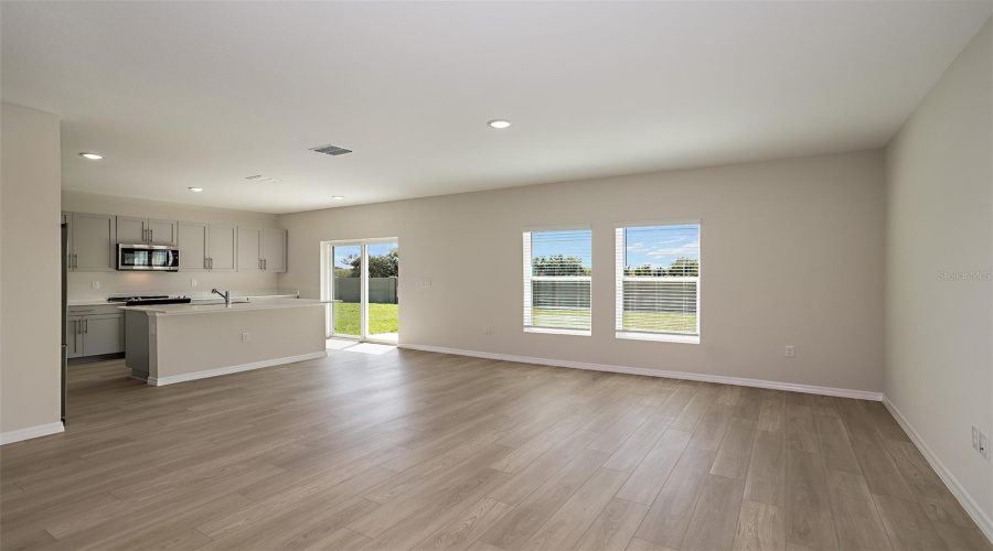 DAVENPORT, Florida 33837, 5 Bedrooms Bedrooms, ,3 BathroomsBathrooms,Residential,For Sale,WYNNSTONE,0,MFRTB8535248
