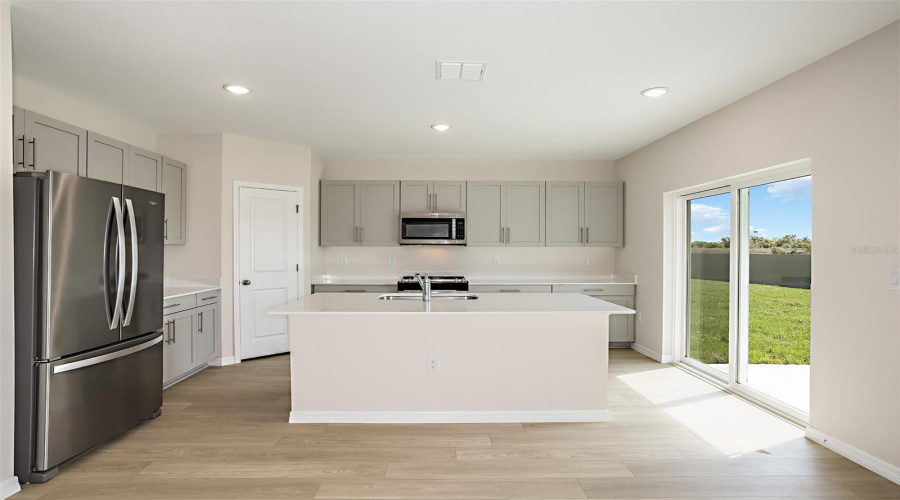 DAVENPORT, Florida 33837, 5 Bedrooms Bedrooms, ,3 BathroomsBathrooms,Residential,For Sale,WYNNSTONE,0,MFRTB8535248