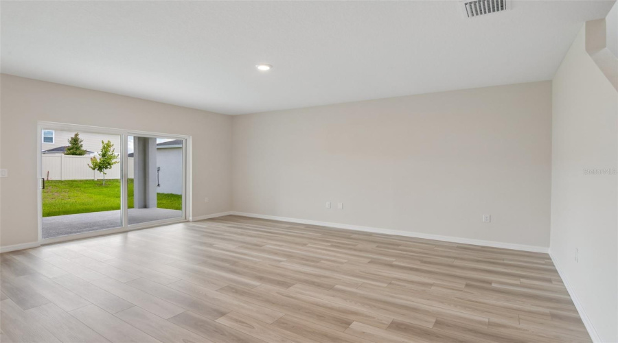 DAVENPORT, Florida 33837, 5 Bedrooms Bedrooms, ,3 BathroomsBathrooms,Residential,For Sale,RIVER BEACON,0,MFRTB8535253