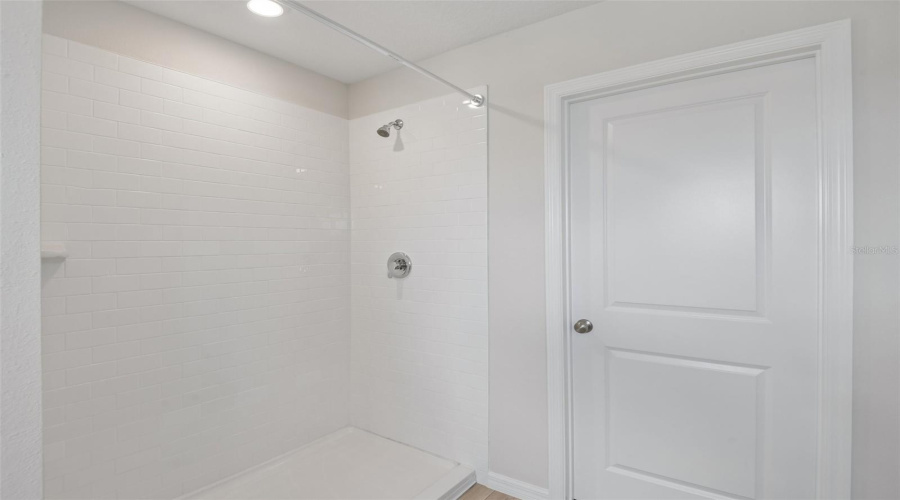 DAVENPORT, Florida 33837, 5 Bedrooms Bedrooms, ,3 BathroomsBathrooms,Residential,For Sale,RIVER BEACON,0,MFRTB8535253