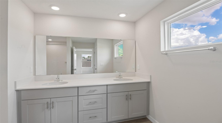 DAVENPORT, Florida 33837, 5 Bedrooms Bedrooms, ,3 BathroomsBathrooms,Residential,For Sale,RIVER BEACON,0,MFRTB8535253