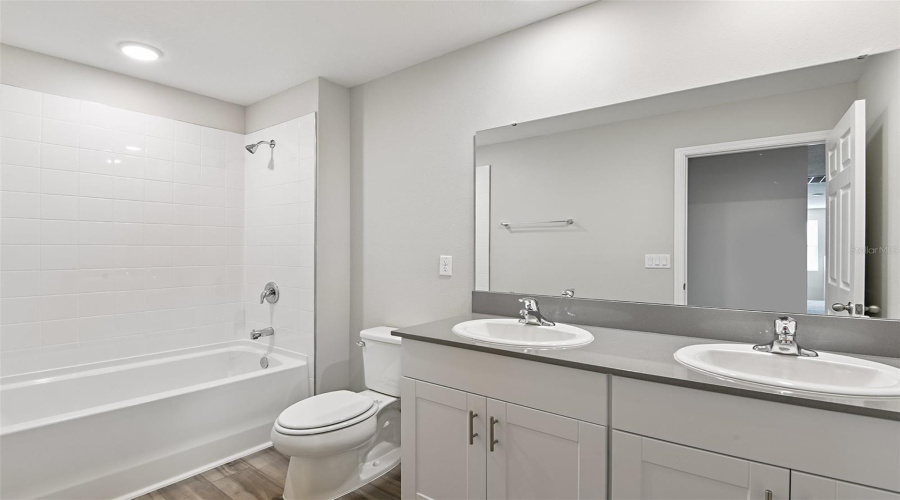 DAVENPORT, Florida 33837, 5 Bedrooms Bedrooms, ,3 BathroomsBathrooms,Residential,For Sale,ALTITUDE,0,MFRTB8535255