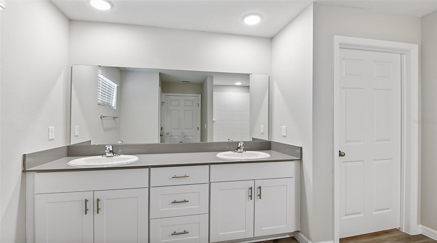 DAVENPORT, Florida 33837, 5 Bedrooms Bedrooms, ,3 BathroomsBathrooms,Residential,For Sale,ALTITUDE,0,MFRTB8535255