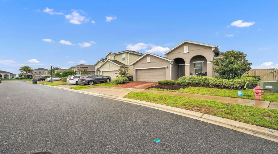 DAVENPORT, Florida 33897, 4 Bedrooms Bedrooms, ,2 BathroomsBathrooms,Residential,For Sale,TRINITY RIDGE,0,MFRO6429563