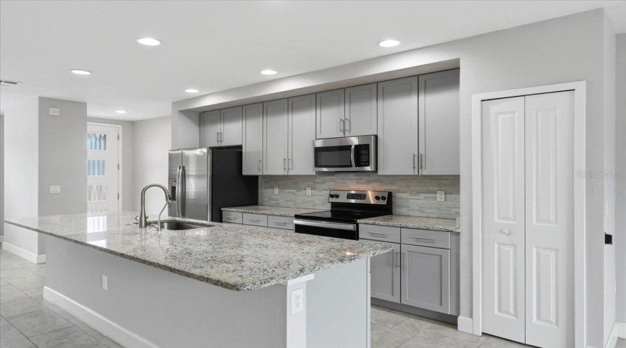 KISSIMMEE, Florida 34746, 3 Bedrooms Bedrooms, ,2 BathroomsBathrooms,Residential,For Sale,TERRA ESMERALDA,0,MFRO6413805