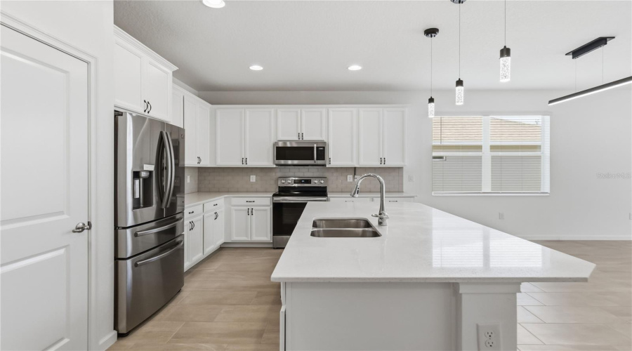 DAVENPORT, Florida 33837, 3 Bedrooms Bedrooms, ,2 BathroomsBathrooms,Residential,For Sale,SAPPHIRE,0,MFRO6409066