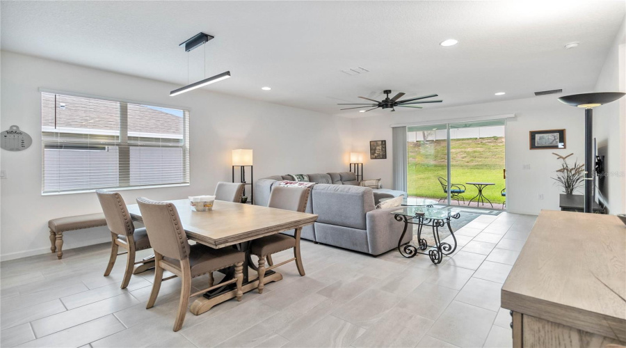 DAVENPORT, Florida 33837, 3 Bedrooms Bedrooms, ,2 BathroomsBathrooms,Residential,For Sale,SAPPHIRE,0,MFRO6409066