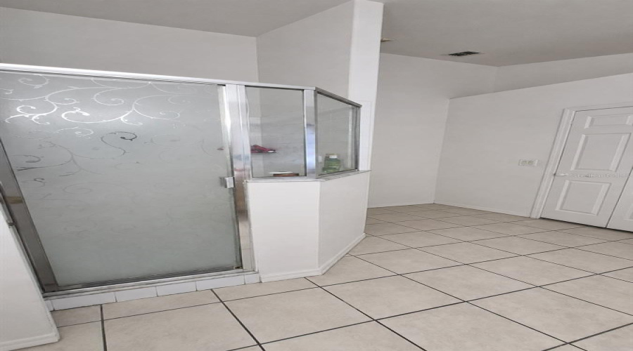 KISSIMMEE, Florida 34746, 4 Bedrooms Bedrooms, ,2 BathroomsBathrooms,Residential,For Sale,ROMA,0,MFRR4911375