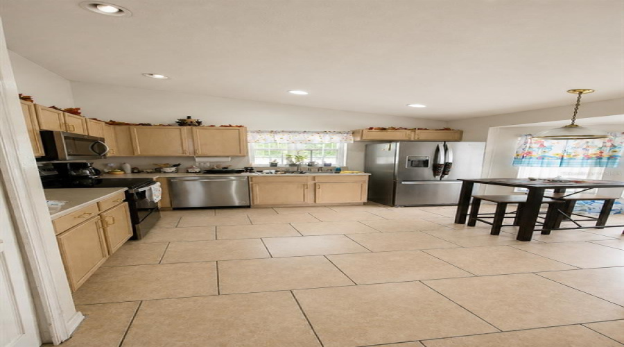 KISSIMMEE, Florida 34746, 4 Bedrooms Bedrooms, ,2 BathroomsBathrooms,Residential,For Sale,ROMA,0,MFRR4911375