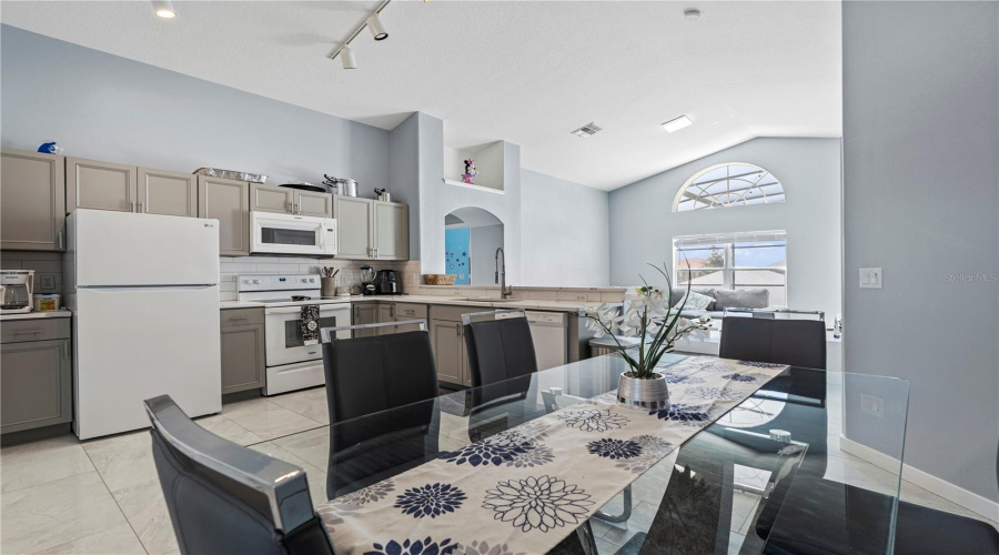 DAVENPORT, Florida 33897, 4 Bedrooms Bedrooms, ,3 BathroomsBathrooms,Residential,For Sale,ELDERBERRY,0,MFRO6287168