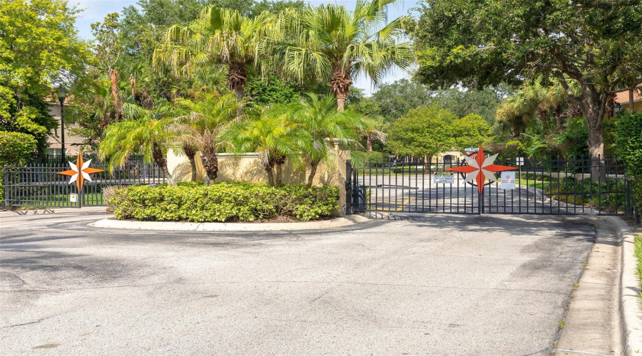 KISSIMMEE, Florida 34746, 3 Bedrooms Bedrooms, ,3 BathroomsBathrooms,Residential,For Sale,SEAVIEW CASTLE,0,MFRO6430430
