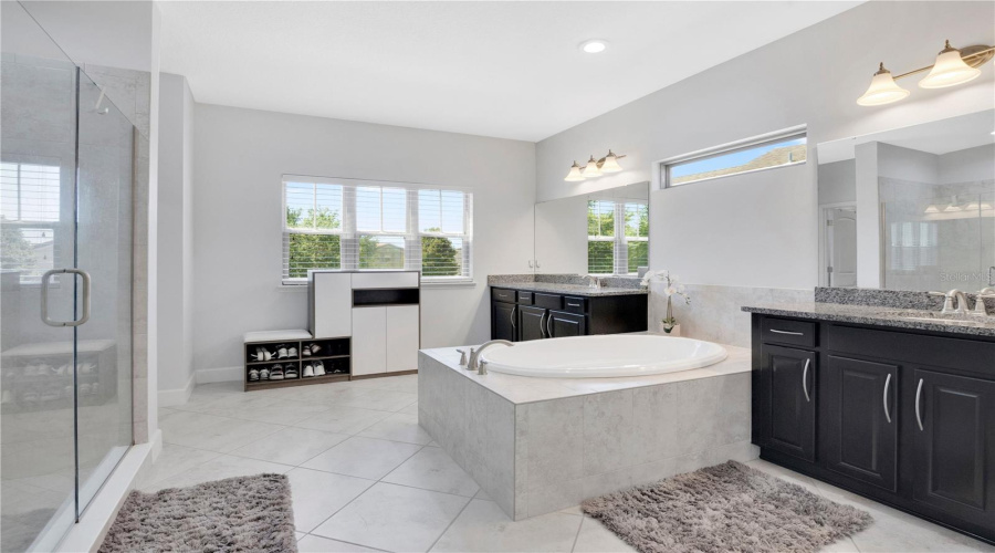 ORLANDO, Florida 32836, 5 Bedrooms Bedrooms, ,5 BathroomsBathrooms,Residential,For Sale,ROYAL ESTATES,0,MFRS5154870