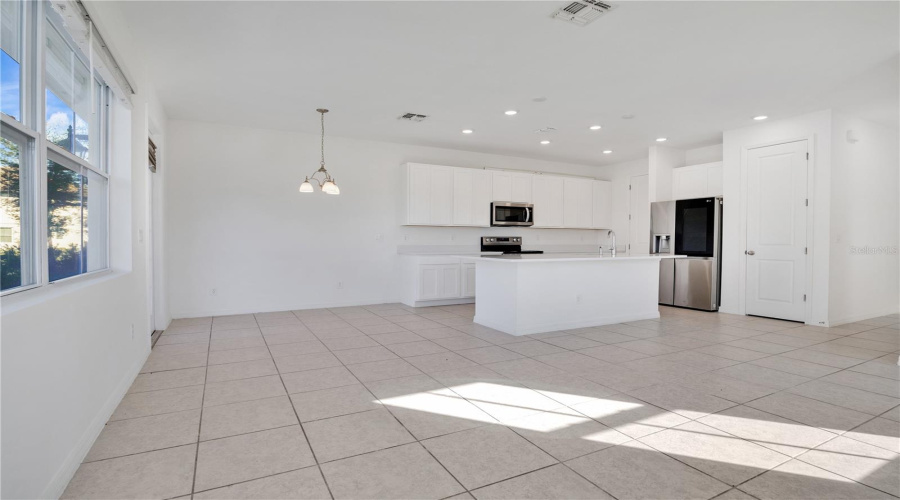 DAVENPORT, Florida 33896, 3 Bedrooms Bedrooms, ,2 BathroomsBathrooms,Residential,For Sale,DISCOVERY,0,MFRO6367290