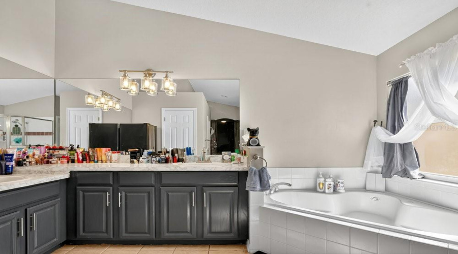 KISSIMMEE, Florida 34746, 4 Bedrooms Bedrooms, ,3 BathroomsBathrooms,Residential,For Sale,CUMBRIAN LAKES,0,MFRS5154747