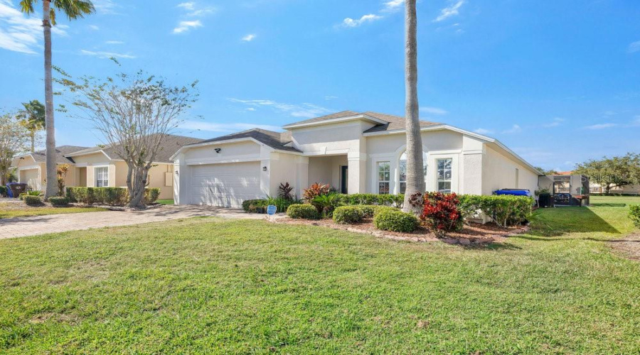 KISSIMMEE, Florida 34746, 4 Bedrooms Bedrooms, ,3 BathroomsBathrooms,Residential,For Sale,CUMBRIAN LAKES,0,MFRS5154747