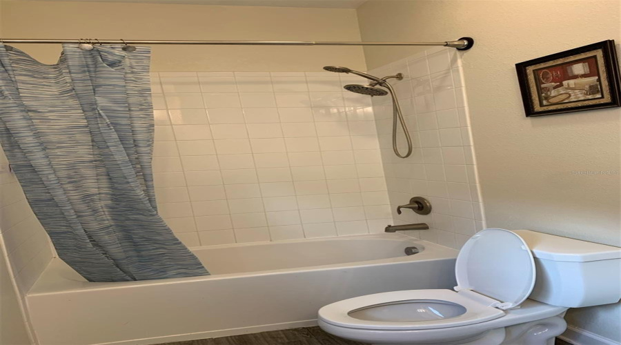 Bathroom 3 on the 1st floor
