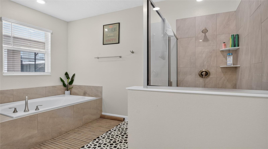 KISSIMMEE, Florida 34746, 8 Bedrooms Bedrooms, ,5 BathroomsBathrooms,Residential,For Sale,TARGET,0,MFRO6423655