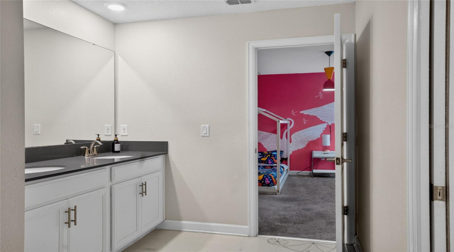KISSIMMEE, Florida 34746, 8 Bedrooms Bedrooms, ,5 BathroomsBathrooms,Residential,For Sale,TARGET,0,MFRO6423655