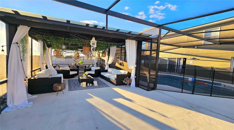 DAVENPORT, Florida 33897, 3 Bedrooms Bedrooms, ,2 BathroomsBathrooms,Residential,For Sale,CANNA,0,MFRS5154818
