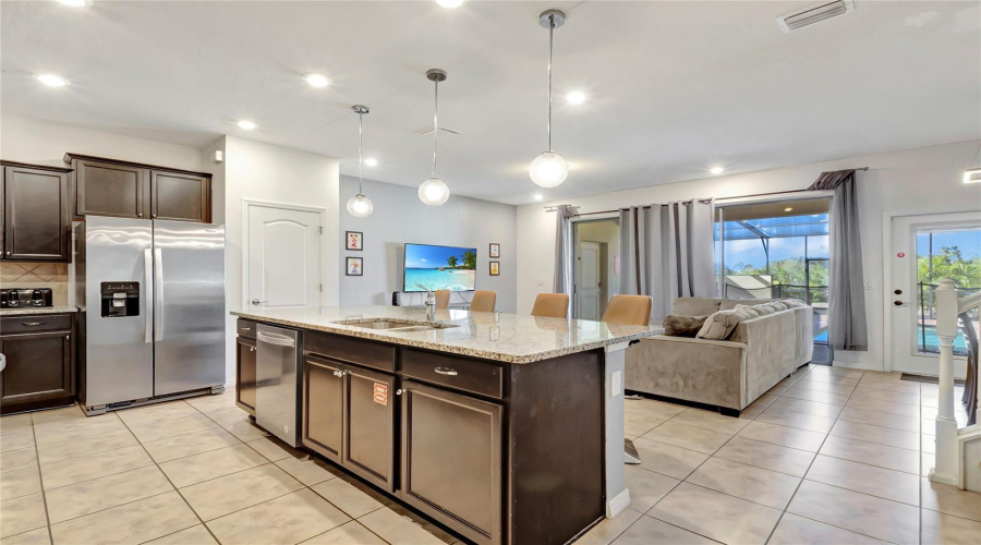 DAVENPORT, Florida 33837, 5 Bedrooms Bedrooms, ,4 BathroomsBathrooms,Residential,For Sale,TERRASONESTA,0,MFRO6275320