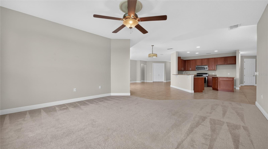 KISSIMMEE, Florida 34746, 4 Bedrooms Bedrooms, ,3 BathroomsBathrooms,Residential,For Sale,GOLDEN FEATHER,0,MFRO6429442