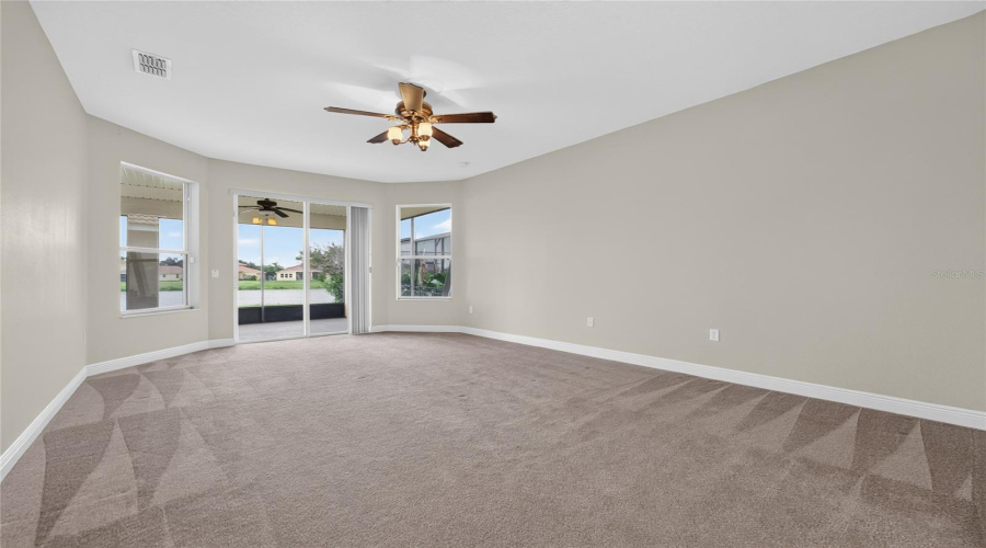 KISSIMMEE, Florida 34746, 4 Bedrooms Bedrooms, ,3 BathroomsBathrooms,Residential,For Sale,GOLDEN FEATHER,0,MFRO6429442