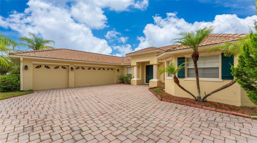 KISSIMMEE, Florida 34746, 4 Bedrooms Bedrooms, ,3 BathroomsBathrooms,Residential,For Sale,GOLDEN FEATHER,0,MFRO6429442