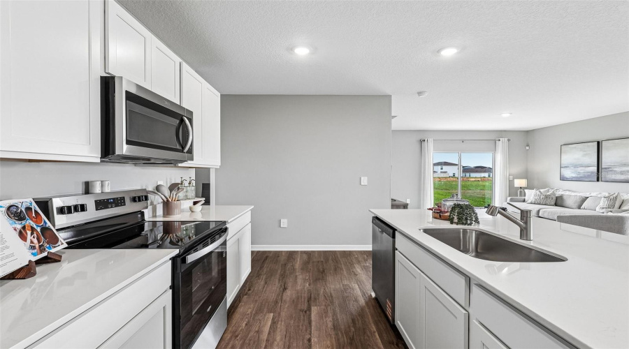 DAVENPORT, Florida 33837, 5 Bedrooms Bedrooms, ,3 BathroomsBathrooms,Residential,For Sale,LIMEKLIN FALLS,0,MFRO6430578