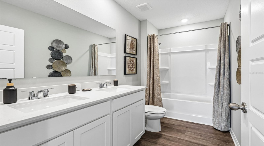 DAVENPORT, Florida 33837, 5 Bedrooms Bedrooms, ,3 BathroomsBathrooms,Residential,For Sale,LIMEKLIN FALLS,0,MFRO6430578