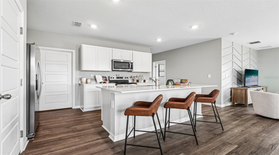 DAVENPORT, Florida 33837, 5 Bedrooms Bedrooms, ,3 BathroomsBathrooms,Residential,For Sale,LIMEKLIN FALLS,0,MFRO6430578
